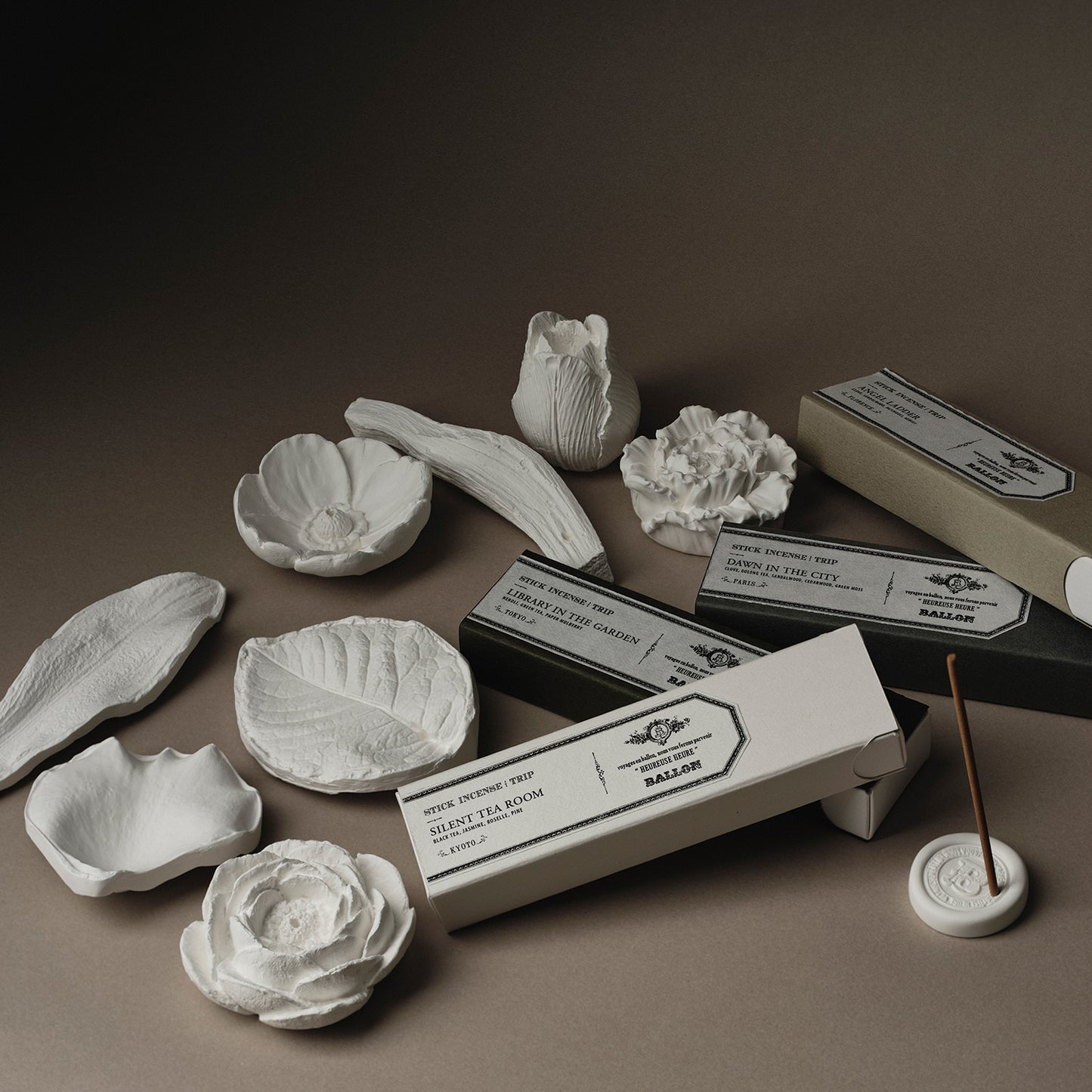 INCENSE HOLDER & AROMA ORNAMENT | Flower-Camellia < 椿 >