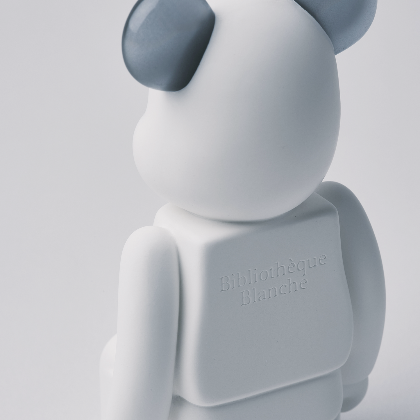 BE@RBRICK AROMA ORNAMENT No.0 LUMINOUS GRAY